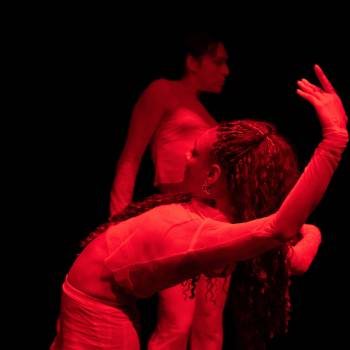 Wayne McGregor's Deepstaria premiers at Montpellier Danse Festival (using Vantablack Vision® technology on stage)