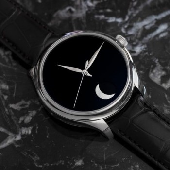 The Blackest Black Ever Finally Makes Sense on a Watch